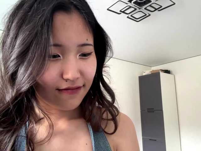 NoreenSemetara live cam on BongaCams