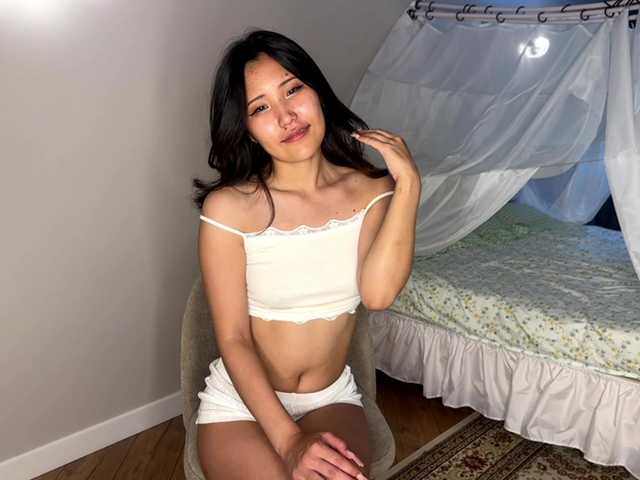 NoreenSemetara live cam on BongaCams