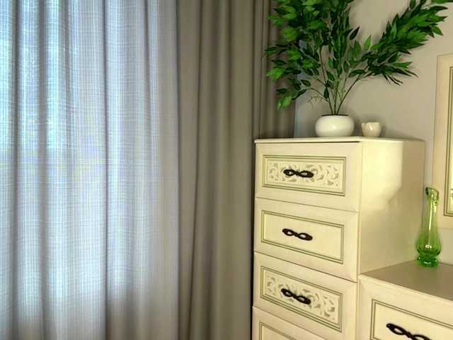 NoreenSemetara live cam on BongaCams