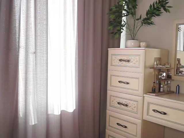 NoreenSemetara live cam on BongaCams