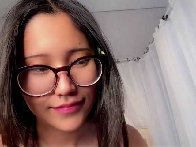 NoreenSemetara live cam on BongaCams