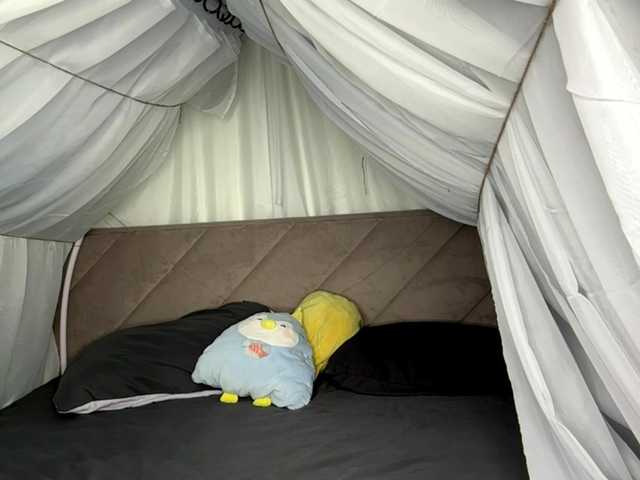 NoreenSemetara live cam on BongaCams