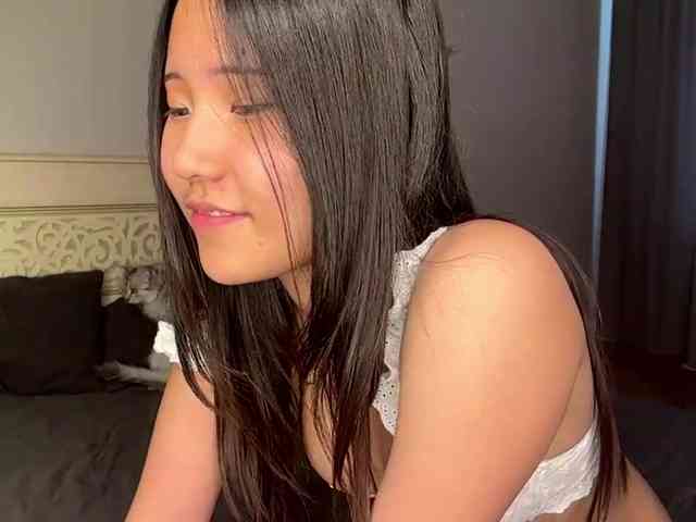 NoreenSemetara webcam