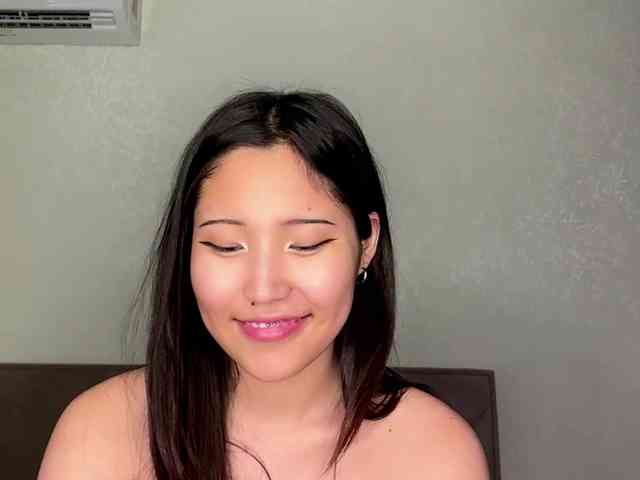 NoreenSemetara webcam