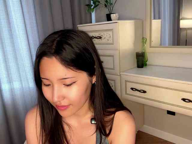 NoreenSemetara webcam