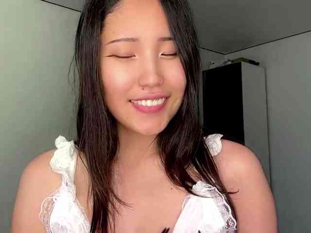 NoreenSemetara webcam