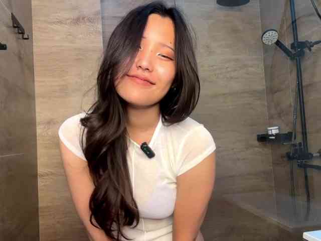 NoreenSemetara webcam