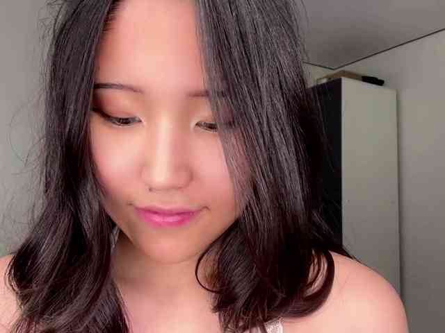 NoreenSemetara webcam