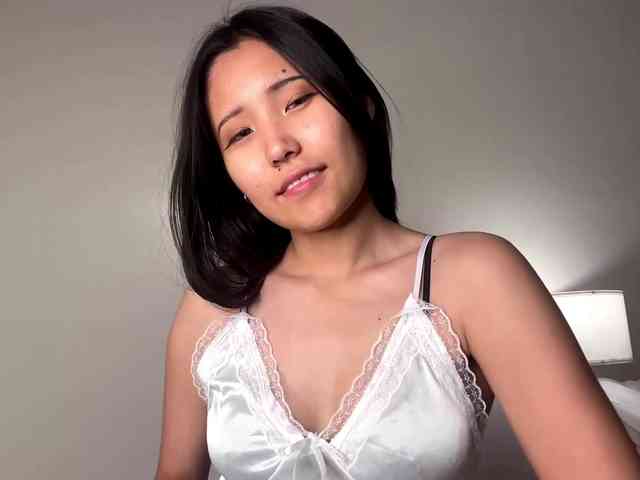 NoreenSemetara webcam