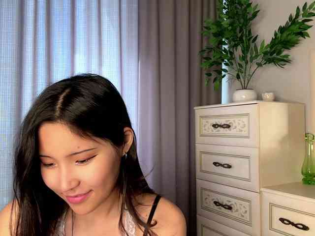NoreenSemetara webcam
