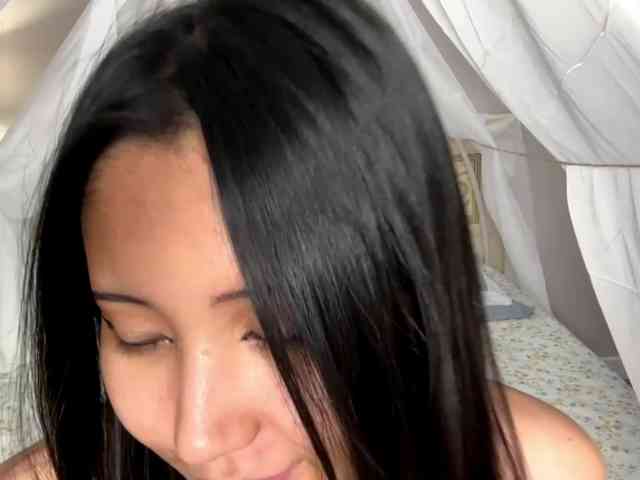 NoreenSemetara webcam