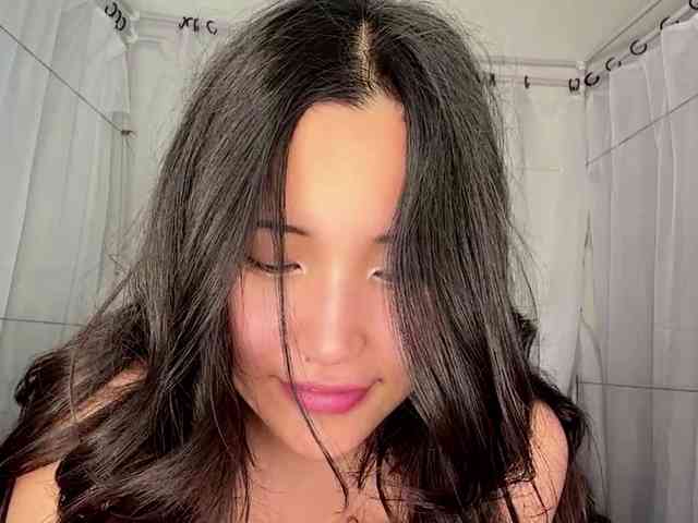 NoreenSemetara webcam