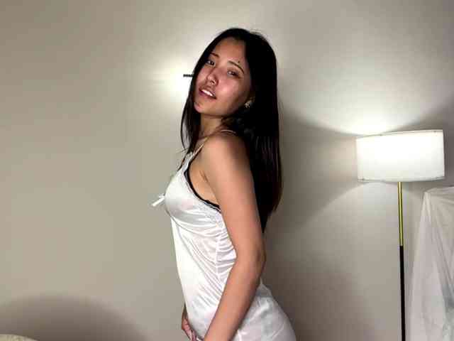 NoreenSemetara webcam