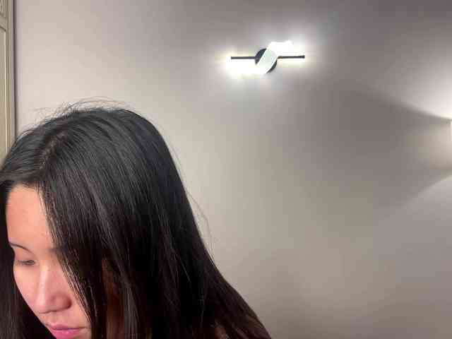 NoreenSemetara webcam