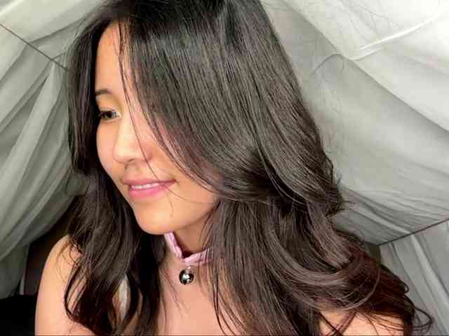 NoreenSemetara webcam
