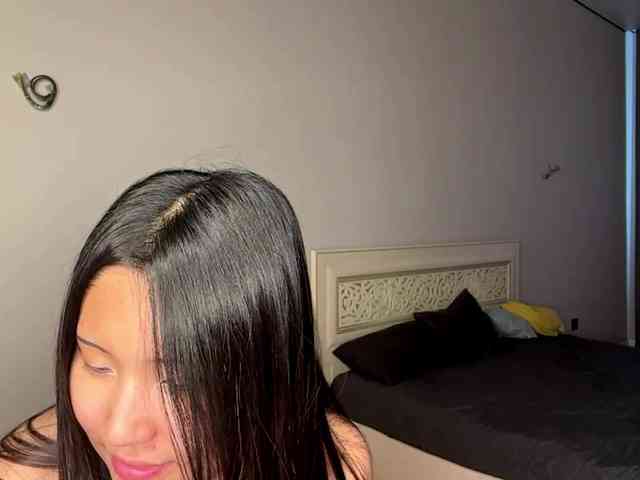 NoreenSemetara webcam