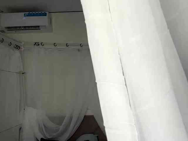NoreenSemetara webcam