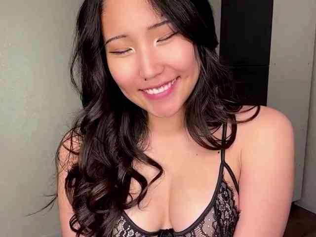 NoreenSemetara webcam