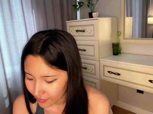 NoreenSemetara webcam