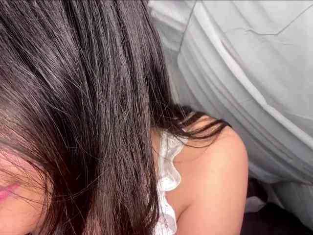 NoreenSemetara webcam