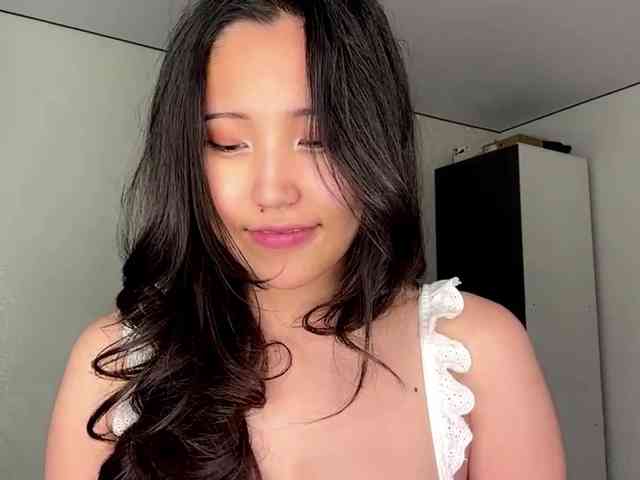 NoreenSemetara webcam