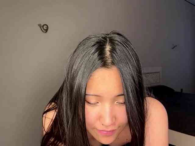NoreenSemetara webcam