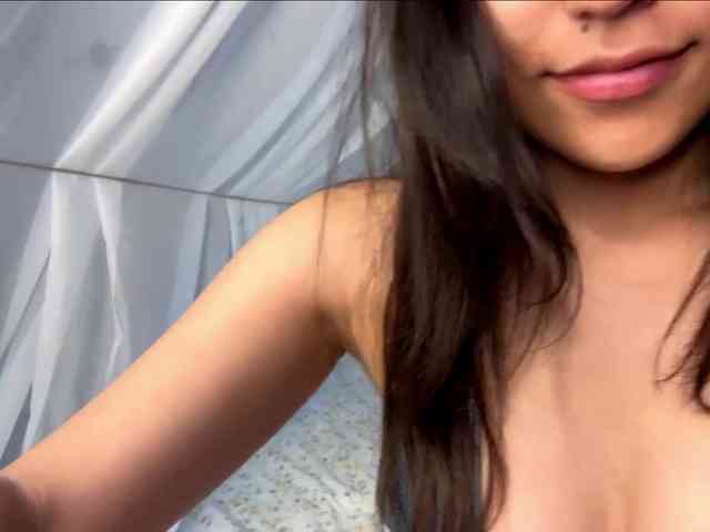 NoreenSemetara webcam