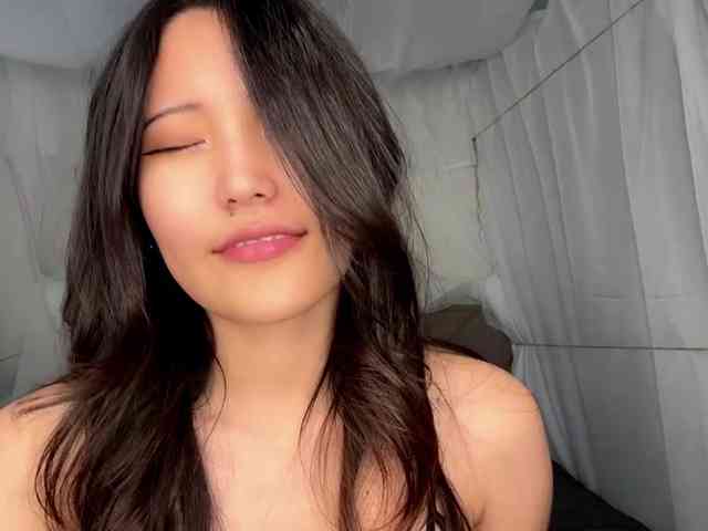 NoreenSemetara webcam