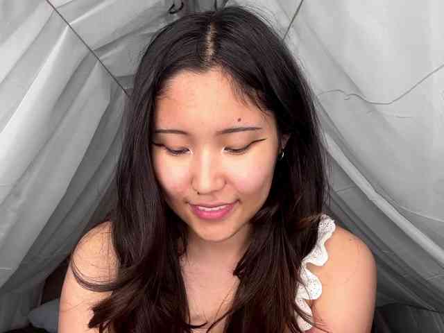 NoreenSemetara webcam