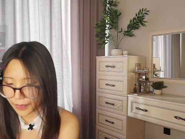 NoreenSemetara webcam