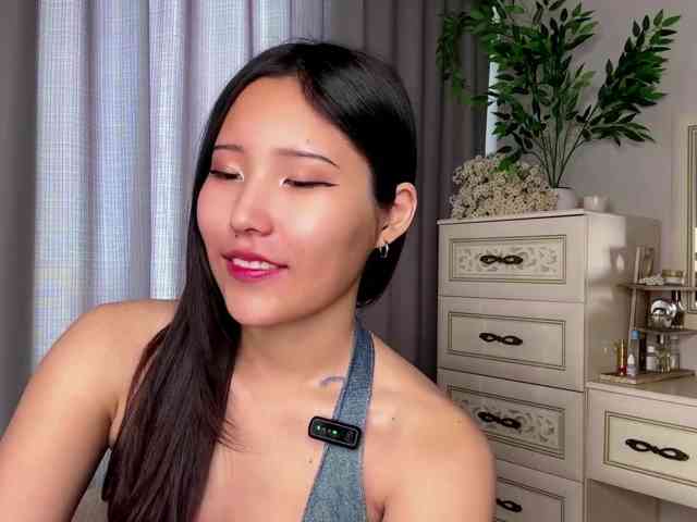 NoreenSemetara webcam