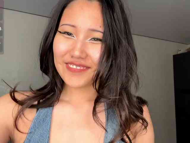 NoreenSemetara webcam