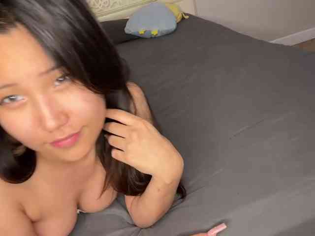NoreenSemetara webcam