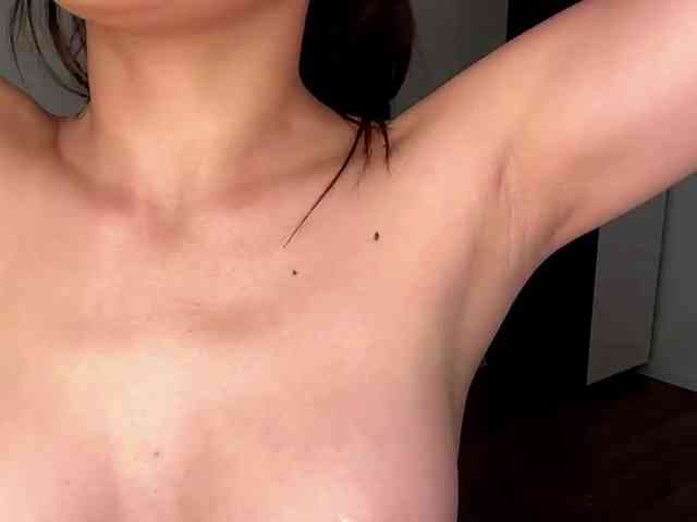 NoreenSemetara webcam