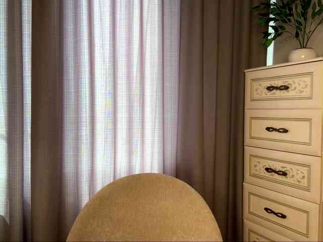 NoreenSemetara webcam