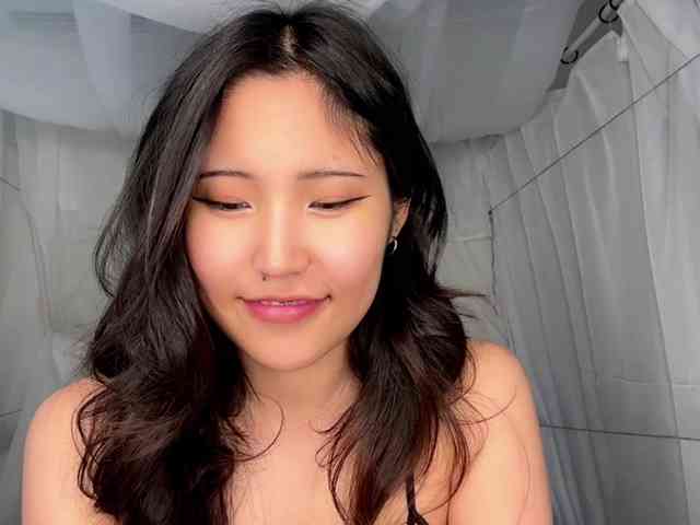 NoreenSemetara webcam