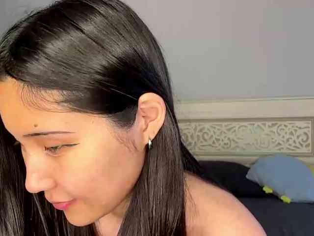 NoreenSemetara webcam