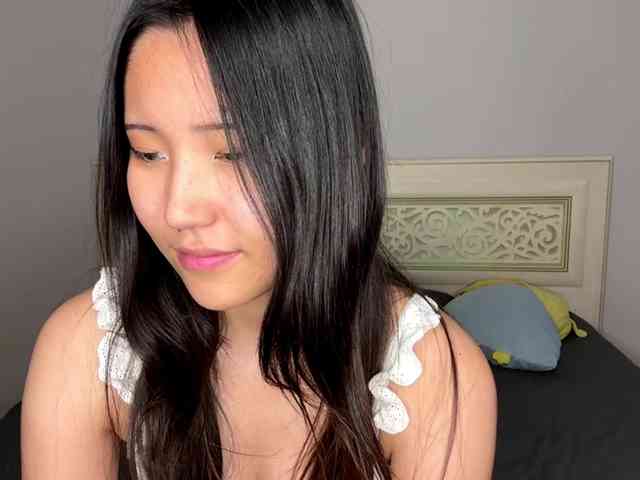 NoreenSemetara webcam