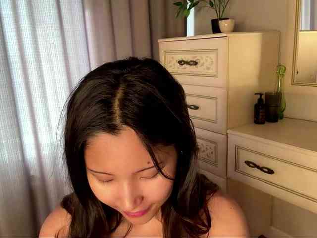 NoreenSemetara webcam
