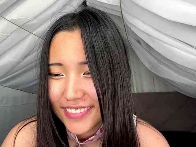 NoreenSemetara webcam