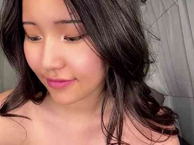 NoreenSemetara webcam