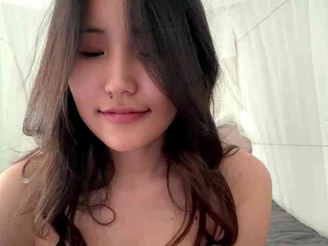 NoreenSemetara webcam