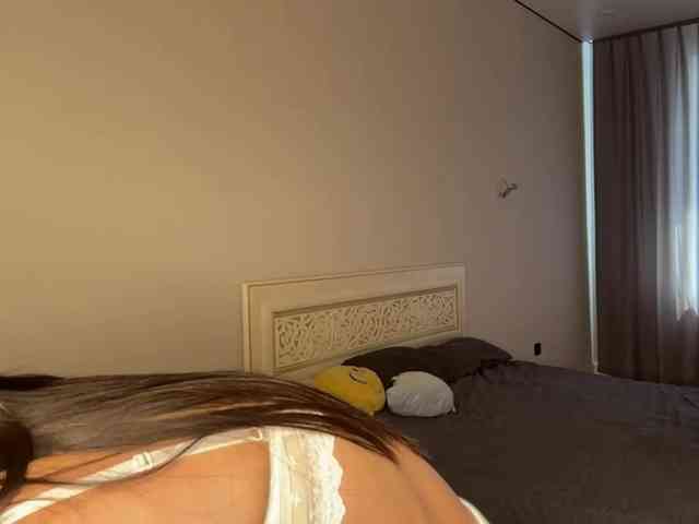 NoreenSemetara webcam