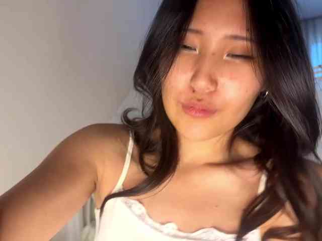 NoreenSemetara webcam