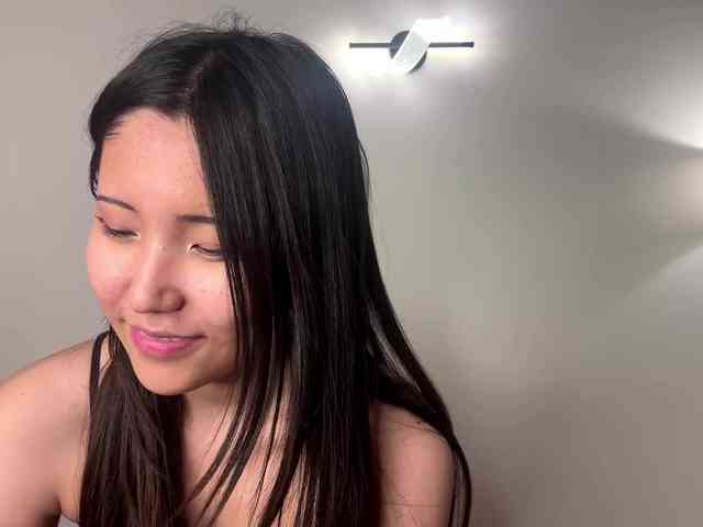 NoreenSemetara webcam