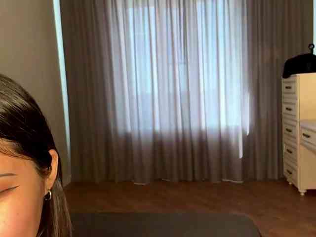 NoreenSemetara webcam