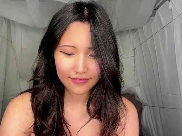 NoreenSemetara webcam