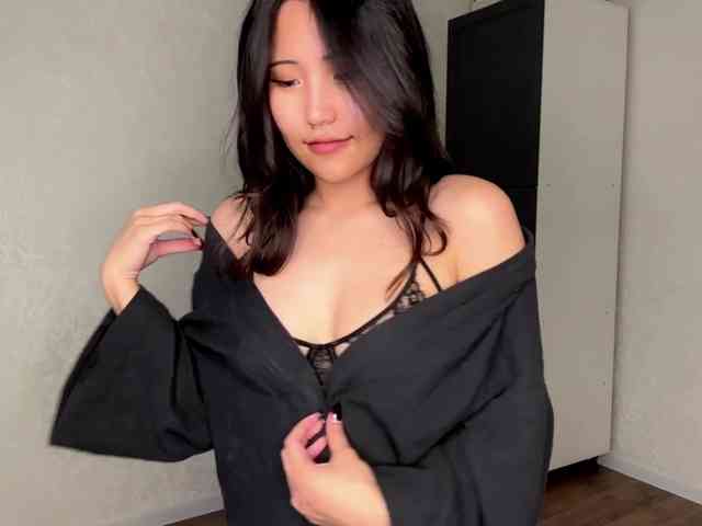NoreenSemetara webcam