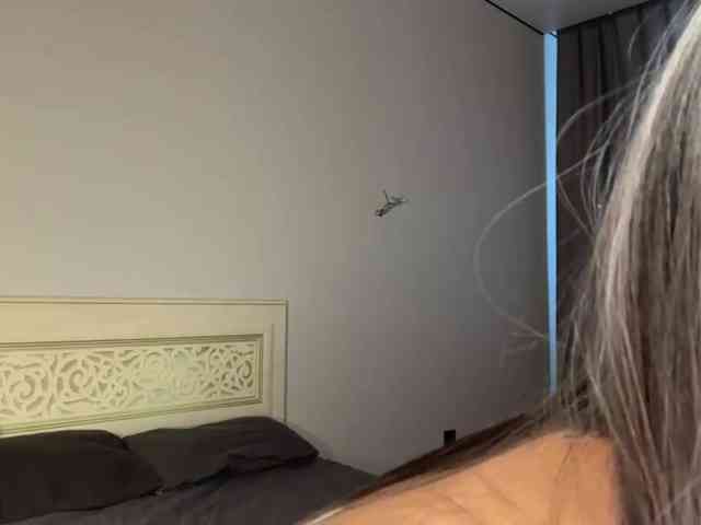 NoreenSemetara webcam