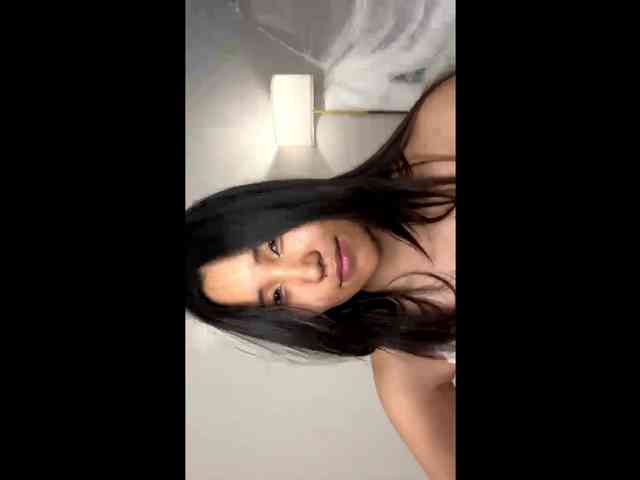 NoreenSemetara webcam